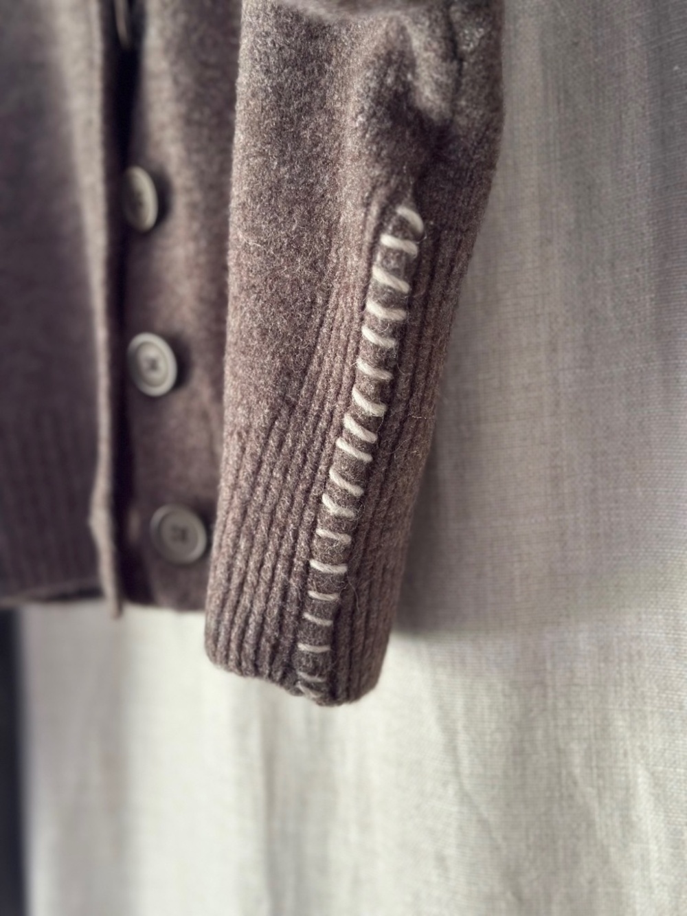 Zara - Cute Cropped Sweater With Added Detail! - Picture 3 of 4